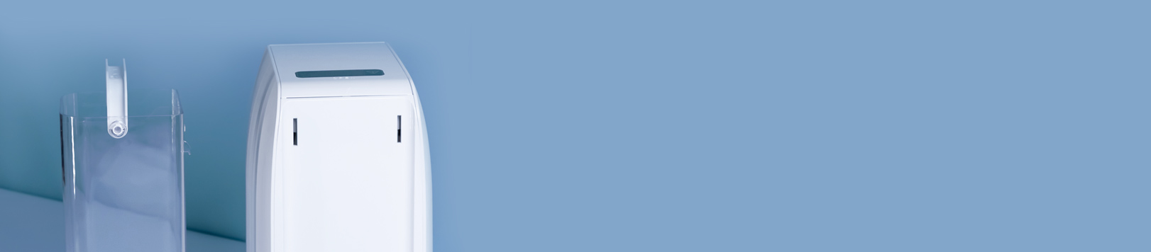 Dystrybutor ze zbiornikiem na wodę